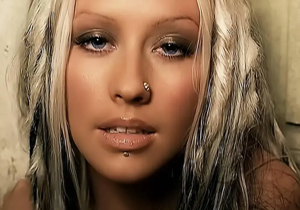 Christina Aguilera - znaczenie i tekst piosenki "Beautiful"