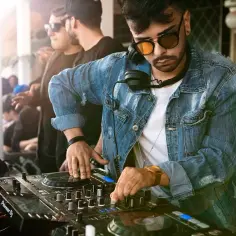 Ile zarabia DJ? Sprawdź, ile możesz zarobić w tej profesji i od czego to zależy