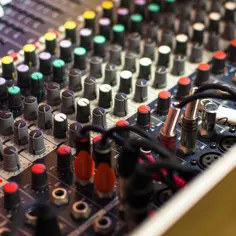 Najlepsi producenci muzyki dance i elektroniki lat 90.