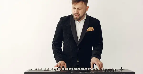 Synteza mowy w muzyce - najważniejsi twórcy i przełomowe albumy