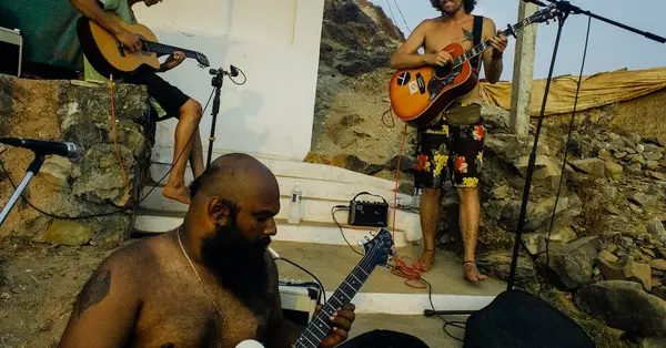 Najlepsi gitarzyści akustyczni - poznaj mistrzów tego stylu